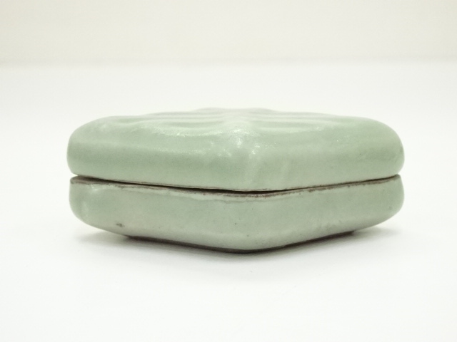  京焼　加藤渓山造　天龍寺青磁未香合（箱付）